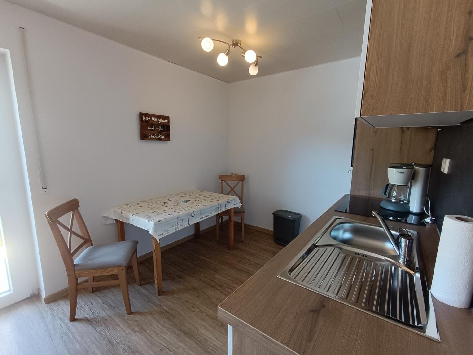 Moselferienweingut Schaefer Apartamento Wintrich Quarto foto